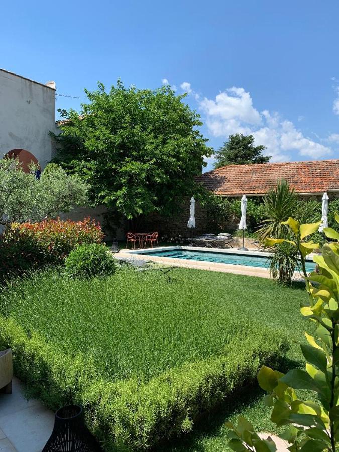 Le Petit Hotel Saint-Remy-de-Provence Exterior photo